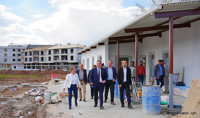 Akhisar Belediye Başkanı Besim Dutlulu, Yeni Taziye Evi Projesini İnceledi