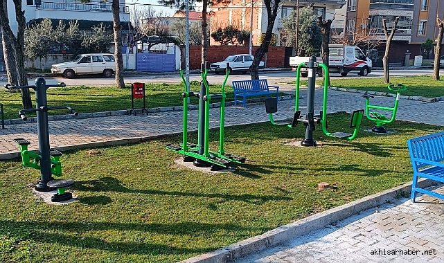 Akhisar Belediyesi'nden Efendi Mahallesi'ne Yeni Spor Aletleri