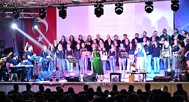 Akhisar Belediyesi Popüler Müzik Korosu'ndan Unutulmaz Bir Gece