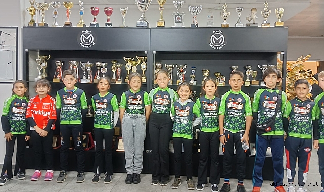 Akhisar'da Bisiklet Rüzgarı: İlçe Spor Kulübü 3. Lük Kupasıyla Gururlandırdı