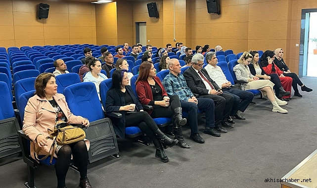 Akhisar'da En İyi Narkotik Polisi Anne Projesi İle Bağımlılıkla Mücadele Eğitimleri Başladı