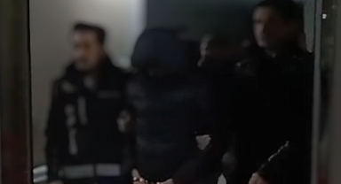 Akhisar'da esnaf ve vatandaştan silah zoru ile para alan şahıslar yakalandı