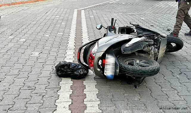 Akhisar'da İki Motosikletin Kafa Kafaya Çarpışması Sonucu Trafik Kazası Meydana Geldi