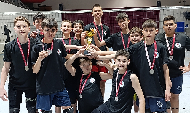Akhisar İlçe Spor Kulübü'nden Voleybolda Büyük Başarı