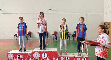 Akhisar'ın Genç Güçleri Bilek Güreşi Şampiyonasında Başarıya Ulaştı