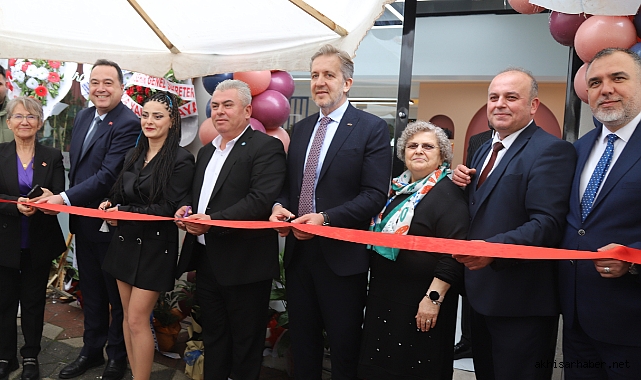 Akhisar'ın Yeni Güzellik Adresi: Felicita Güzellik Merkezi Kapılarını Açtı