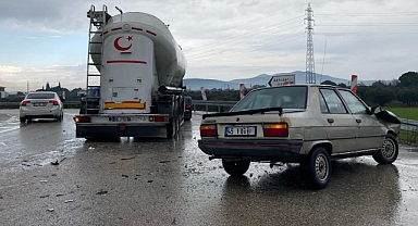 Akhisar Medar Kavşağında Trafik Kazası: 2 Yaralı
