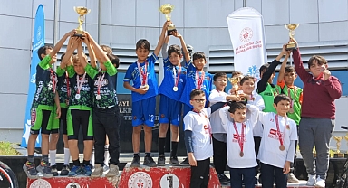 Akhisarlı Minikler Manisa İl Birinciliği'nde Zirveye Çıktı