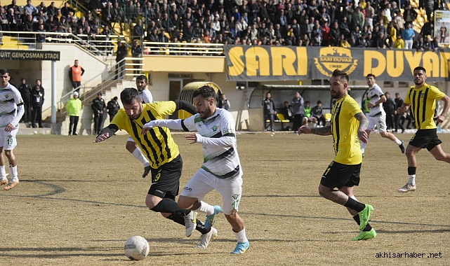 Akhisarspor Bayburt deplasmanından uzatmalarda 1 puanı aldı