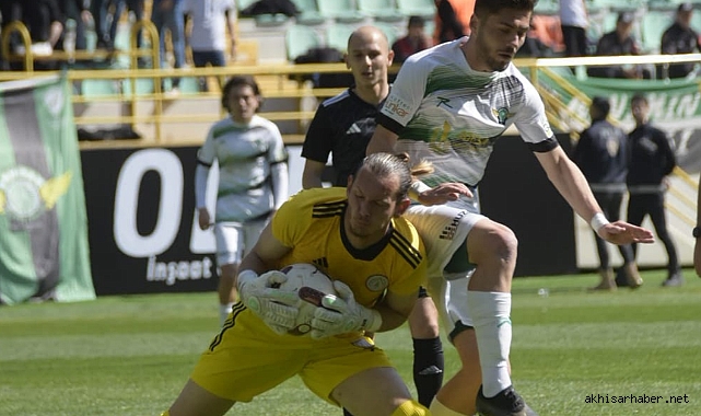 Akhisarspor, evinde Karaköprü'ye mağlup oldu
