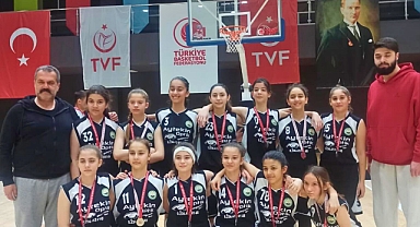 Ali Şefik Ortaokulu Küçük Kız Basketbol Takımı İl İkincisi Oldu