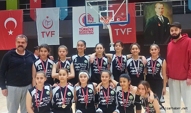 Ali Şefik Ortaokulu Küçük Kız Basketbol Takımı İl İkincisi Oldu