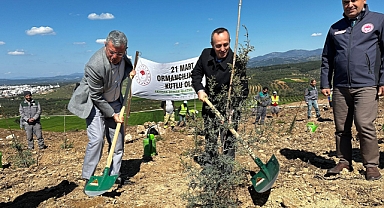 Baharın Müjdecisi Ağaçlar Toprakla Buluştu: Akhisar'da 21 Mart Dünya Ormancılık Günü