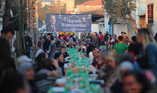 Besim Dutlulu, İftarını Halkla Birlikte Açtı