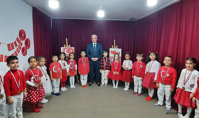 Hilaliye 4-6 yaş Kur'an Kursu'nda Anlamlı Kutlama: İstiklal Marşı'nın 103. Yılına Özel Program