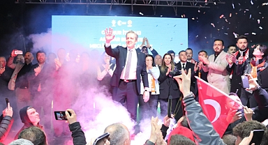 Hürriyet Mahallesi Ömer İşçi'yi Bağrına Bastı