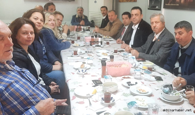 Hüseyin Çelik ve Saadet Partisi Yönetimi, Akhisar'da Balkan Göçmenleriyle