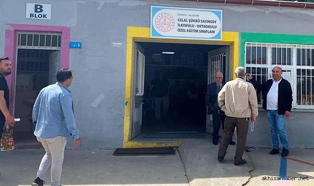 Manisa'da bir vatandaş oyunu kullandıktan sonra kalp krizi geçirdi