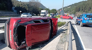 Manisa Yunusemre'de Trafik Kazası: 6 Kişi Yaralandı