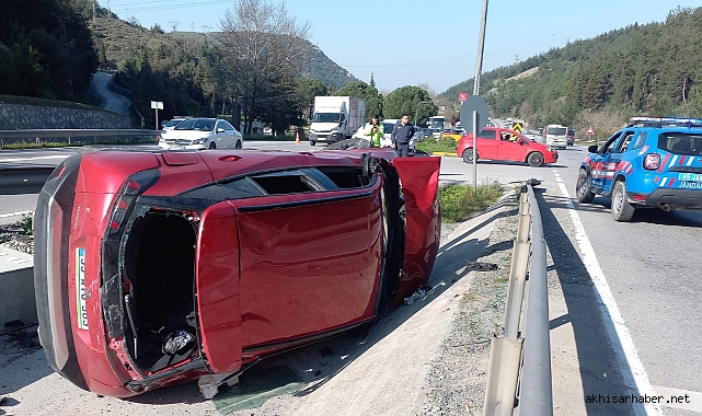Manisa Yunusemre'de Trafik Kazası: 6 Kişi Yaralandı