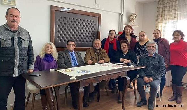 Saadet Partisi Akhisar Belediye Başkan Adayı Hüseyin Çelik 8 Mar Kadınlar Gününü kutladı