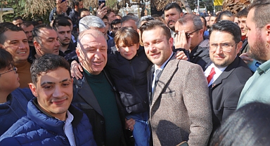 Zafer Partisi Genel Başkanı Ümit Özdağ Akhisar'da Seçim Rüzgarını Estirdi