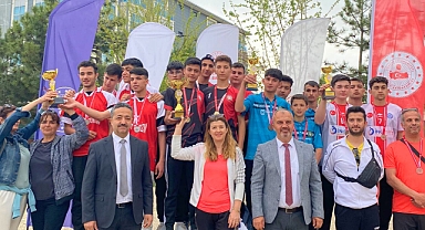 Akhisar Anadolu İmam Hatip Lisesi Bocce'de Manisa Birincisi Oldu