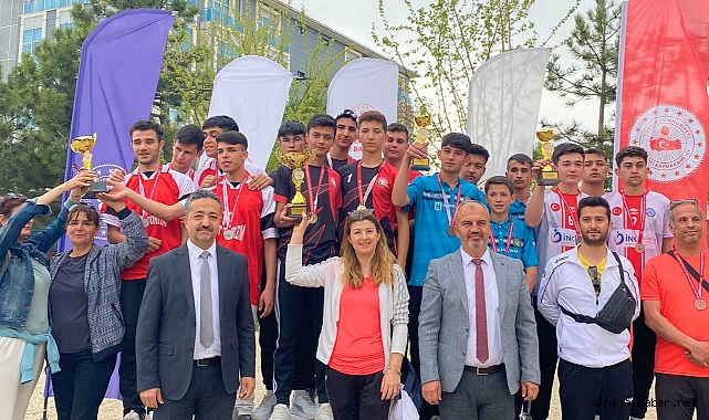 Akhisar Anadolu İmam Hatip Lisesi Bocce'de Manisa Birincisi Oldu