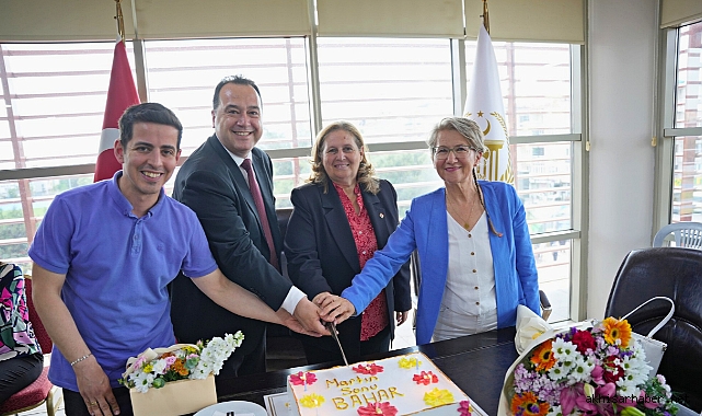 Akhisar Belediye Başkanı Besim Dutlulu, Seçim Zaferini Kutladı