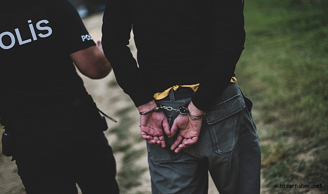 Akhisar'da Aranan Şahıs Yakalandı ve Cezaevine Gönderildi