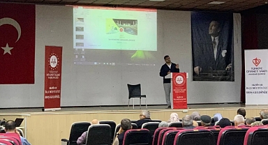 Akhisar'da Hacı Adaylarına Yönelik Eğitim Seminerleri Başladı
