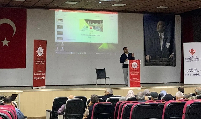 Akhisar'da Hacı Adaylarına Yönelik Eğitim Seminerleri Başladı