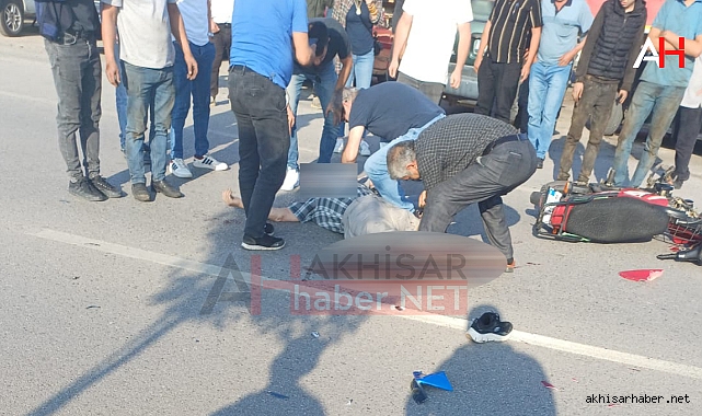 Akhisar'da İki Motosikletin Çarpışması Sonucunda 4 Kişi Yaralandı