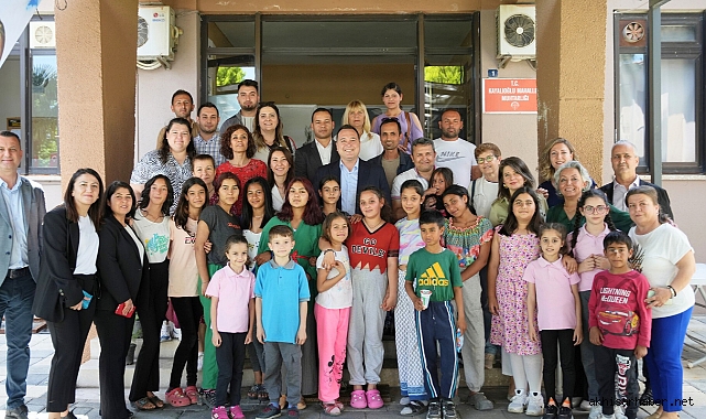 Akhisar'da Roman Vatandaşlar İçin Meslek Edindirme Kursu ve Kadın Evi Açıldı