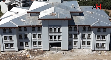 Akhisar'da Yeni Kaymakamlık Binası Açılış İçin Gün Sayıyor
