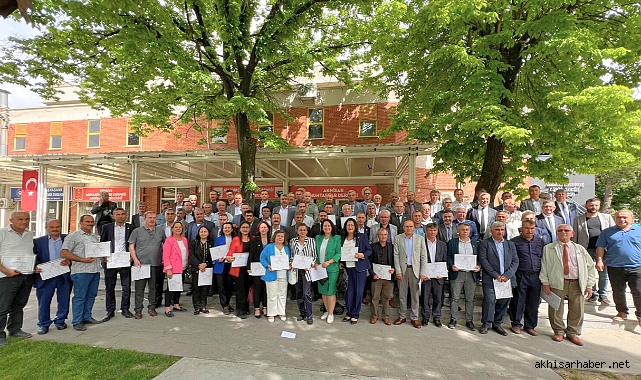 Akhisarlı Muhtarlar Mazbatalarını Alarak Görevlerine Resmen Başladı