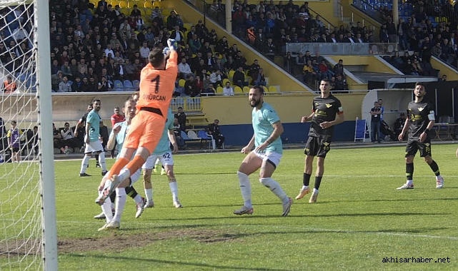 Akhisarspor Zorlu Deplasmanda Fatsa'ya Boyun Eğdi