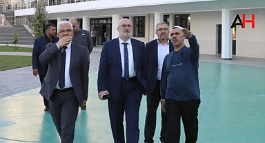 Diyanet Akademisi Başkanı Doç. Dr. Enver Osman Kaan, Akhisar'daki Kur'an Kursunu Ziyaret Etti