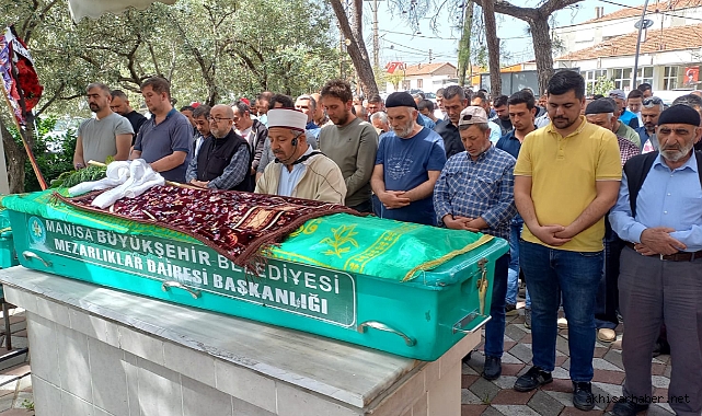 Kazada hayatını kaybedenler Kayışlar Mahallesinde son yolculuğuna uğurlandı