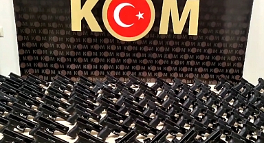 Manisa’da Silah Kaçakçılarına Büyük Darbe: Çok Sayıda Şarjör ve Tabanca Ele Geçirildi