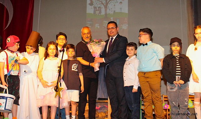 Misak-ı Milli İlkokulu Öğrencilerinden Büyüleyici Bir Şiir Akşamı