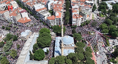 Uluslararası Manisa Mesir Macunu Festivali'nin 484. Yılı Büyük Bir Katılımla Gerçekleşti