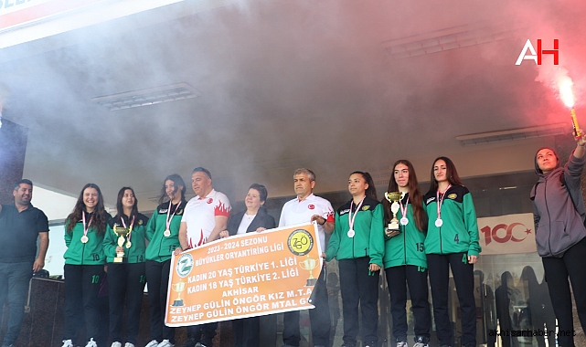 Zeynep Gülin Öngör'de Oryantiring Takımına Coşkulu Ödül Töreni