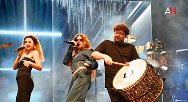 565. Akhisar Çağlak Festivali'nde Simge Rüzgarı Esti