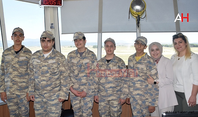 Akhisar Bilge Çocuk Akademi'den Hava Meydan Komutanlığına Ziyaret