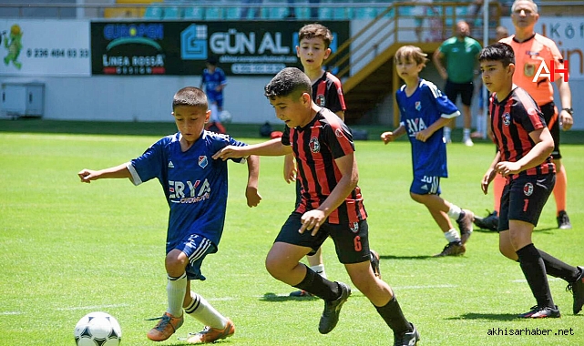 Akhisar Çağlak Festivali Spor Müsabakaları ile Devam Ediyor