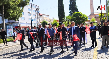 Akhisar'da 19 Mayıs Coşkusu: Kortej Yürüyüşü ile Başladı
