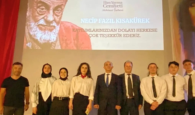 Akhisar'da Necip Fazıl Kısakürek Şiir Dinletisi Düzenlendi