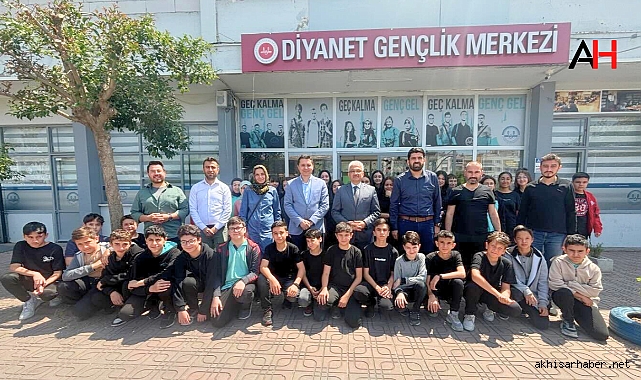 Akhisar'da Öğrencilere Yönelik "Dijital Detoks" Semineri Gerçekleştirildi