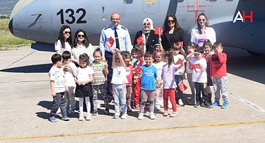 Akhisar Özel Tıfıl Anaokulu Öğrencilerinden Hava Meydan Komutanlığına Ziyaret
